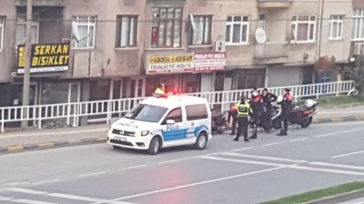 POLİS DURDURUNCA KAÇTILAR !.